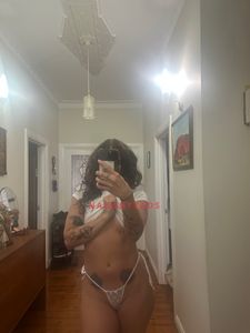 Profile Image of Melbourne Escort Mimi