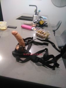Profile Image of Canberra Escort Honey X, Party MILF