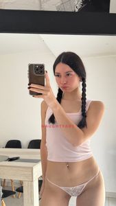 Profile Image of Melbourne Adult Content Creator Abby