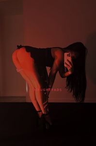 Profile Image of Melbourne Escort LAUREN - BY HER