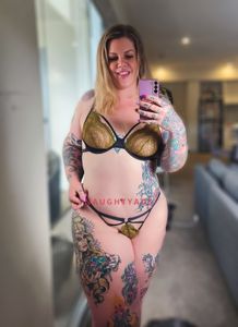 Profile Image of Perth Adult Content Creator Zoe Hunter