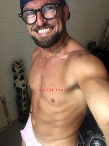 Profile Image of Sunshine Coast Male Escort Eddie Mongkongtong