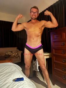 Profile Image of Sunshine Coast Male Escort Eddie Mongkongtong