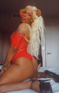 Profile Image of Sydney Trans Escort Tina Snow