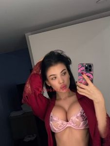 Profile Image of Shepparton Escort Leah