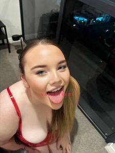 Profile Image of Brisbane Escort Nina Hart