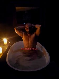 Profile Image of Sunshine Coast Male Escort Tyler Banks