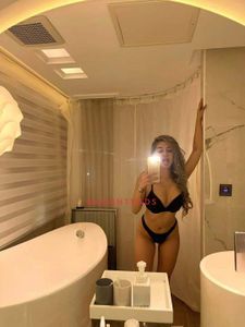 Profile Image of Sydney Escort Apple Zoey 