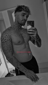 Profile Image of Darwin Male Escort Robin