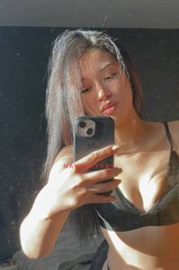Profile Image of Melbourne Escort Amber