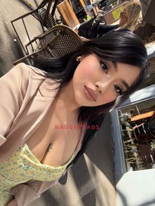 Profile Image of Melbourne Escort Andrea
