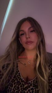 Profile Image of Melbourne Escort Ari