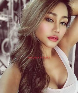 Profile Image of Melbourne Escort Daisy