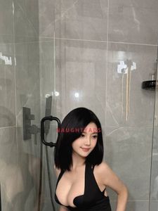 Profile Image of Melbourne Escort Elle