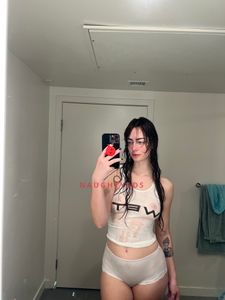 Profile Image of Melbourne Escort Flora