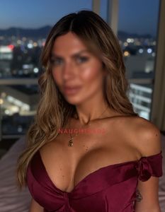 Profile Image of Melbourne Escort Luna Rose