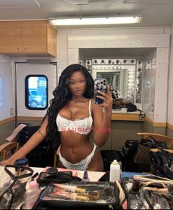 Profile Image of Melbourne Escort Naomi Fox 