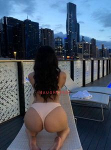 Profile Image of Melbourne Escort Riri