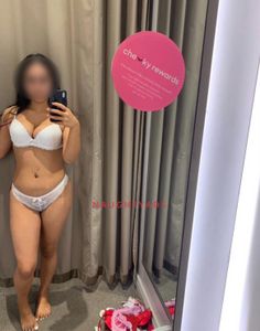 Profile Image of Melbourne Escort Riri