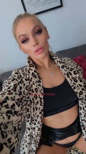 Profile Image of Melbourne Escort Scarlett