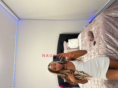 Profile Image of Melbourne Escort Tina
