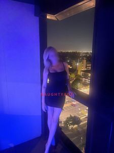Profile Image of Melbourne Escort Vivian