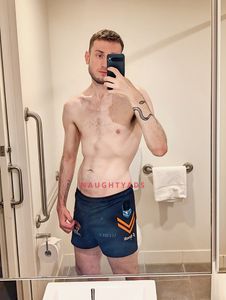 Profile Image of Sydney Male Escort Leo Knight