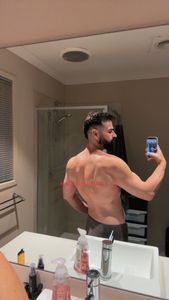 Profile Image of Melbourne Male Escort Leon