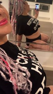 Profile Image of North Wollongong Escort Violet 