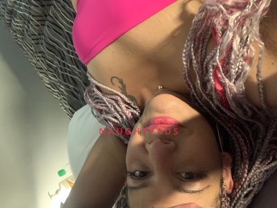 Profile Image of North Wollongong Escort Violet 