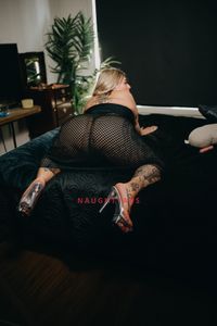 Profile Image of Adelaide Escort Queen Rose 