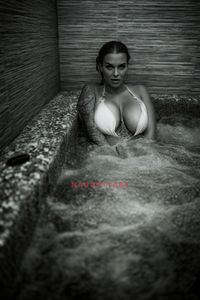 Profile Image of Adelaide Escort Queen Rose 