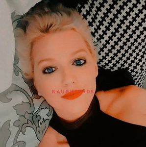 Profile Image of Sunshine Coast Escort Ellie