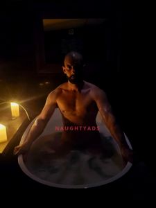 Profile Image of Sunshine Coast Male Escort Tyler Banks