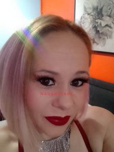 Profile Image of Sydney Escort Foxy Roxy 