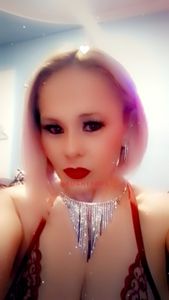 Profile Image of Sydney Escort Foxy Roxy 