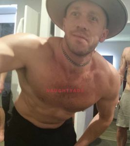 Profile Image of Sydney Male Escort Hung Damien x