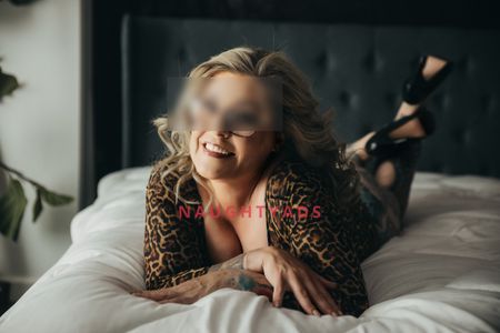 Profile Image of West Wyalong Escort Tattooed Poppy 