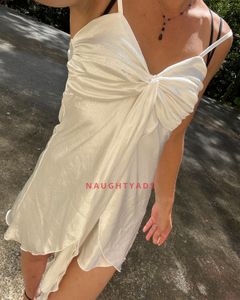 Image of Lismore Heights Escort Raven Red