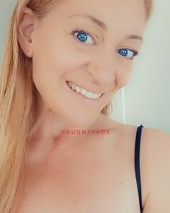 Image of Brisbane Escort Casey Winter