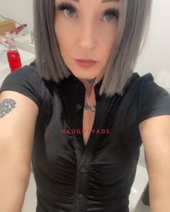 Image of Pakenham Escort lee