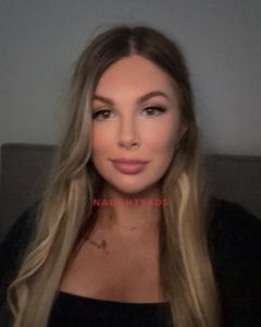 Image of Melbourne Escort Queen Ari 