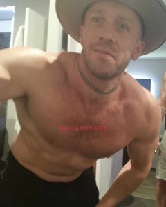 Image of Sydney Male Escort Hung Damien x