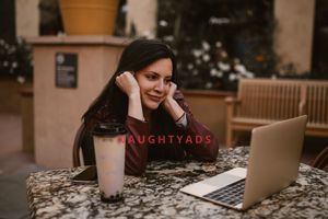 How To Have a Successful Sexting Session - Naughty Ads Escort Blog