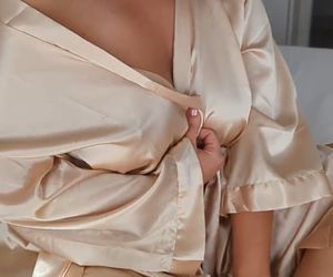 Tee - No subcription fees just me 👄