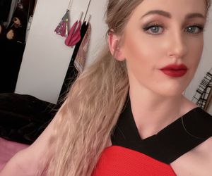Bethany - 7 days free trial  Custom pics and vid's 