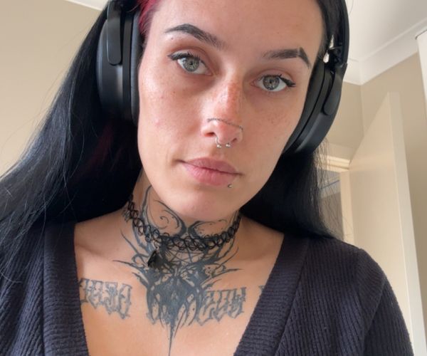 Deadbabe - Goth latina mami for OF content!